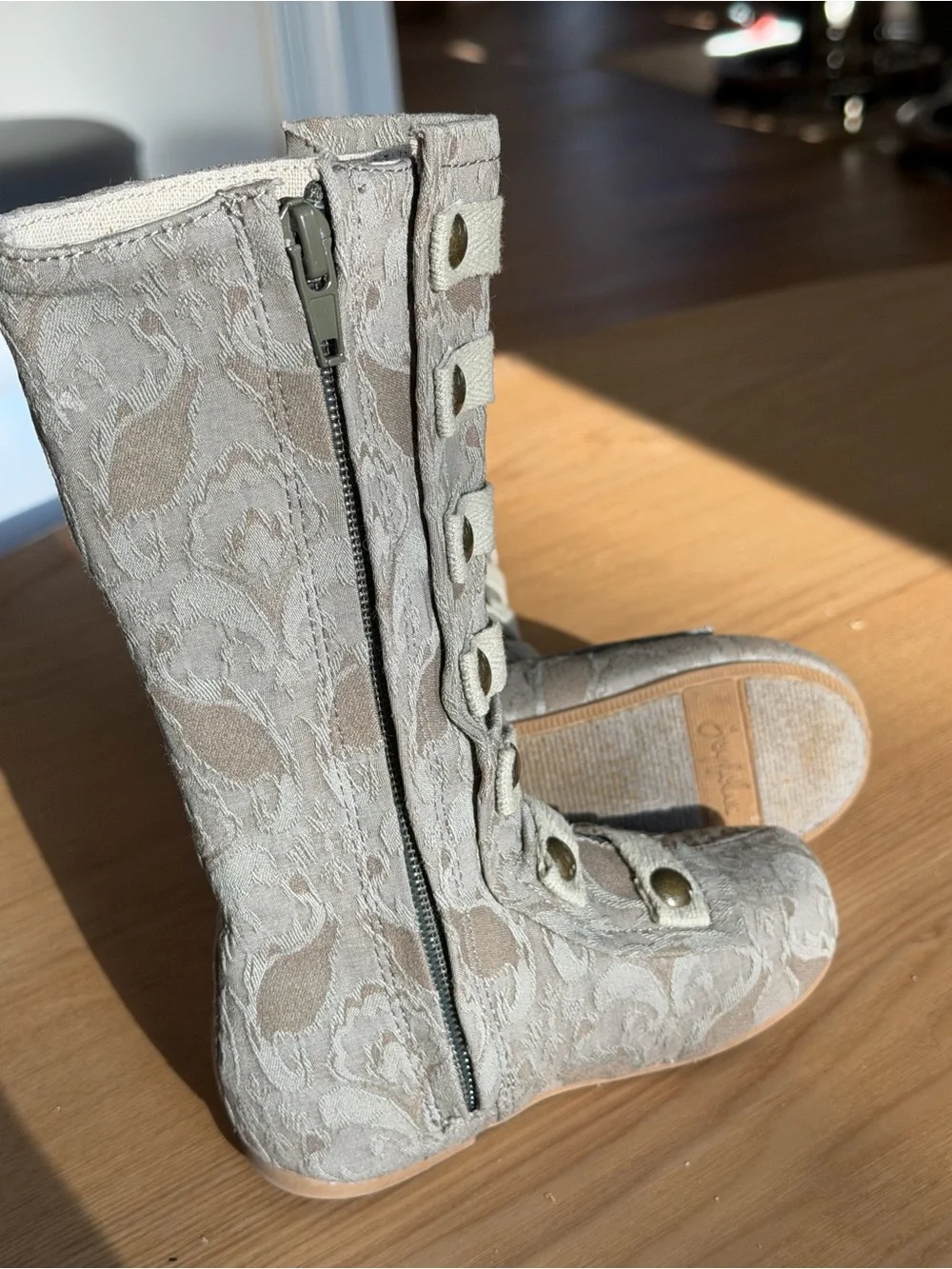 Joyfolie Leighton in Dove Boots Toddler size 7